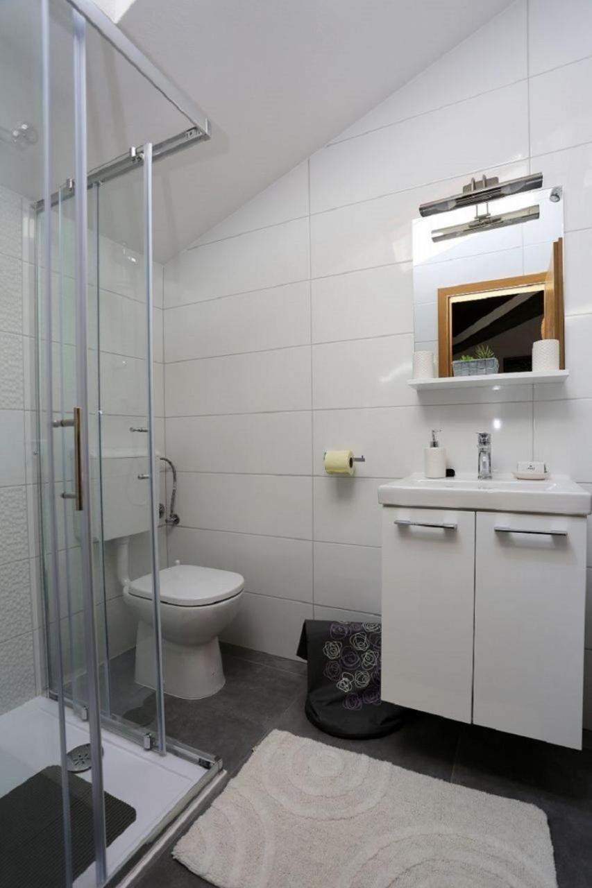 Apartment Aldica Supetar Εξωτερικό φωτογραφία