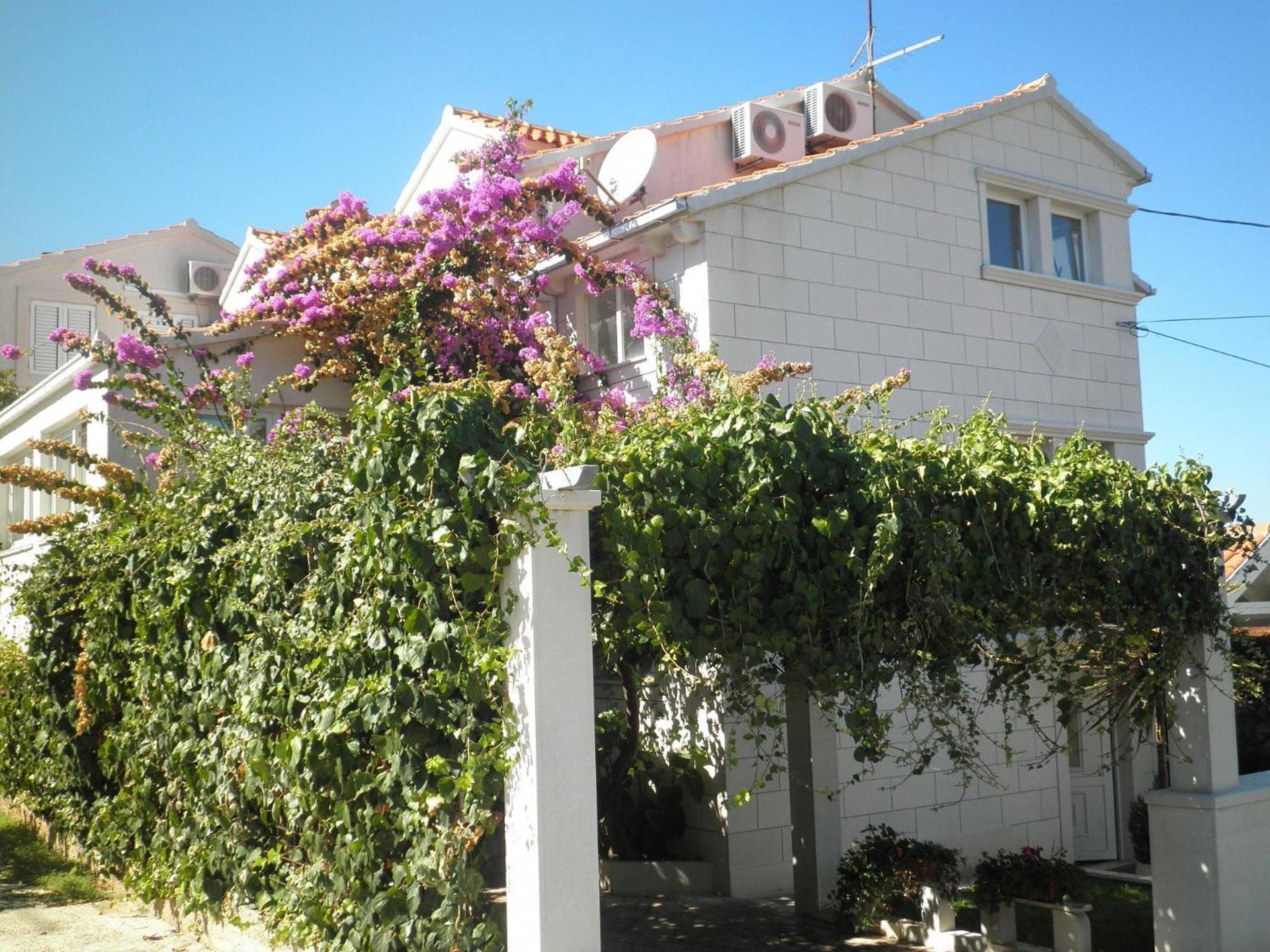 Apartment Aldica Supetar Εξωτερικό φωτογραφία